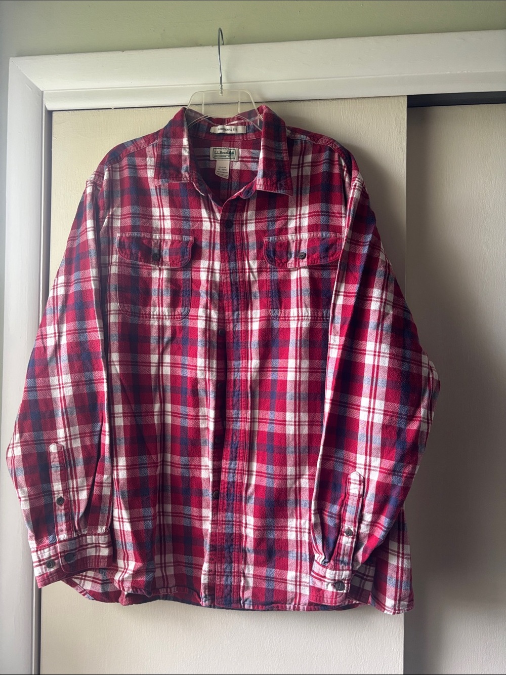 LL Bean Classic Men's Red Plaid Cotton Flannel Shirt - Casual Button Front